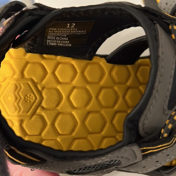 Khombu toddler sandals gray/yellow/black size 12 - Picture 3 of 3